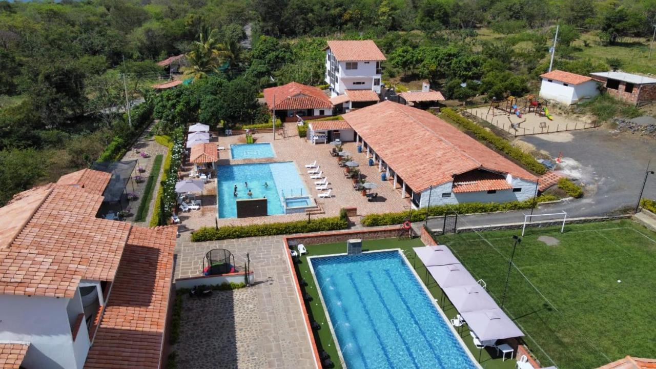 Campestre Puerta Del Sol - *