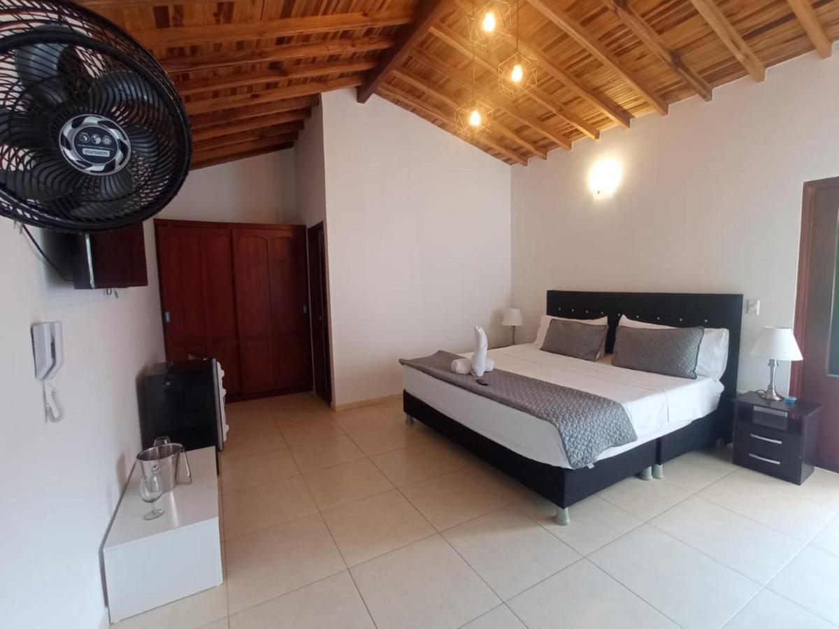 Campestre Puerta Del Sol - *