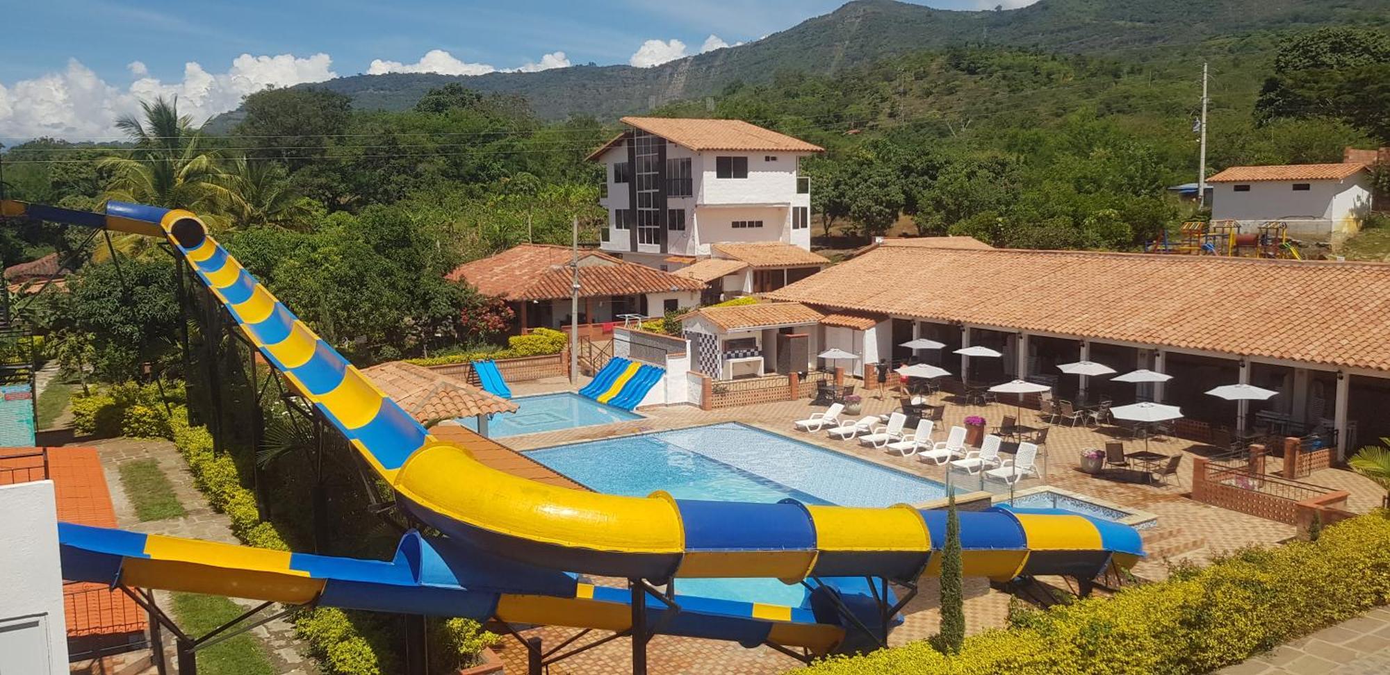 Campestre Puerta Del Sol - *