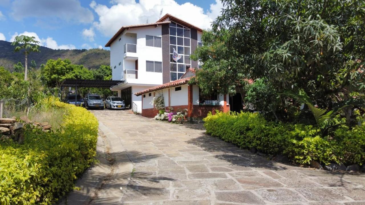 Campestre Puerta Del Sol - * San Gil